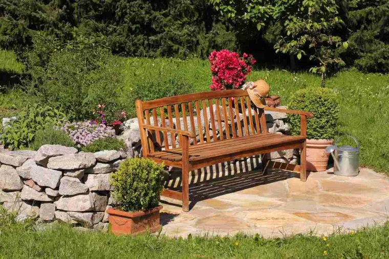 Poser des dalles de jardin sur terre, Toulon, Adel Michel